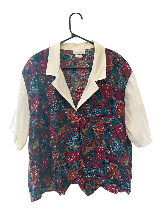 Vintage Tops - Vintage 90s Chelsea Warehouse Floral Button Front Camp Shirt w/ Cream Collar 24W
